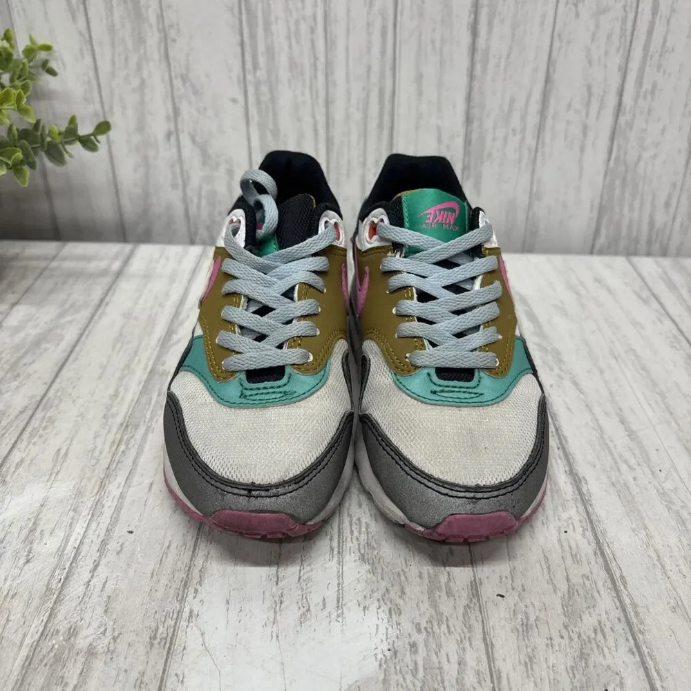 Girls Size 1 Nike Air Max Sneakers